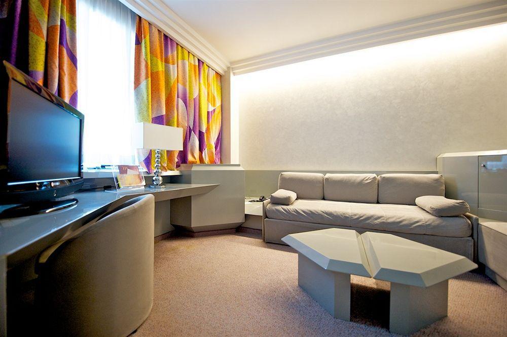 Ariha Hotel Cosenza เรนเด ภายนอก รูปภาพ