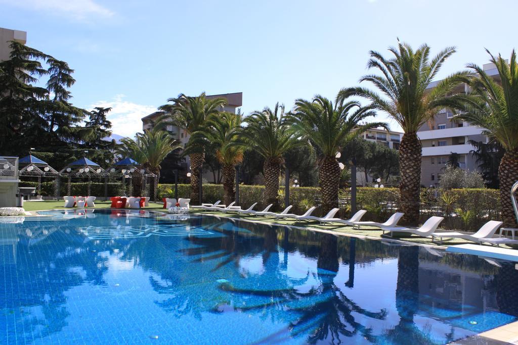 Ariha Hotel Cosenza เรนเด ภายนอก รูปภาพ