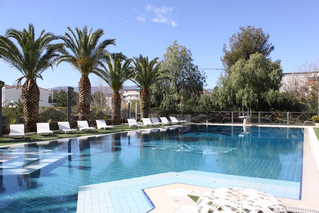 Ariha Hotel Cosenza เรนเด ภายนอก รูปภาพ