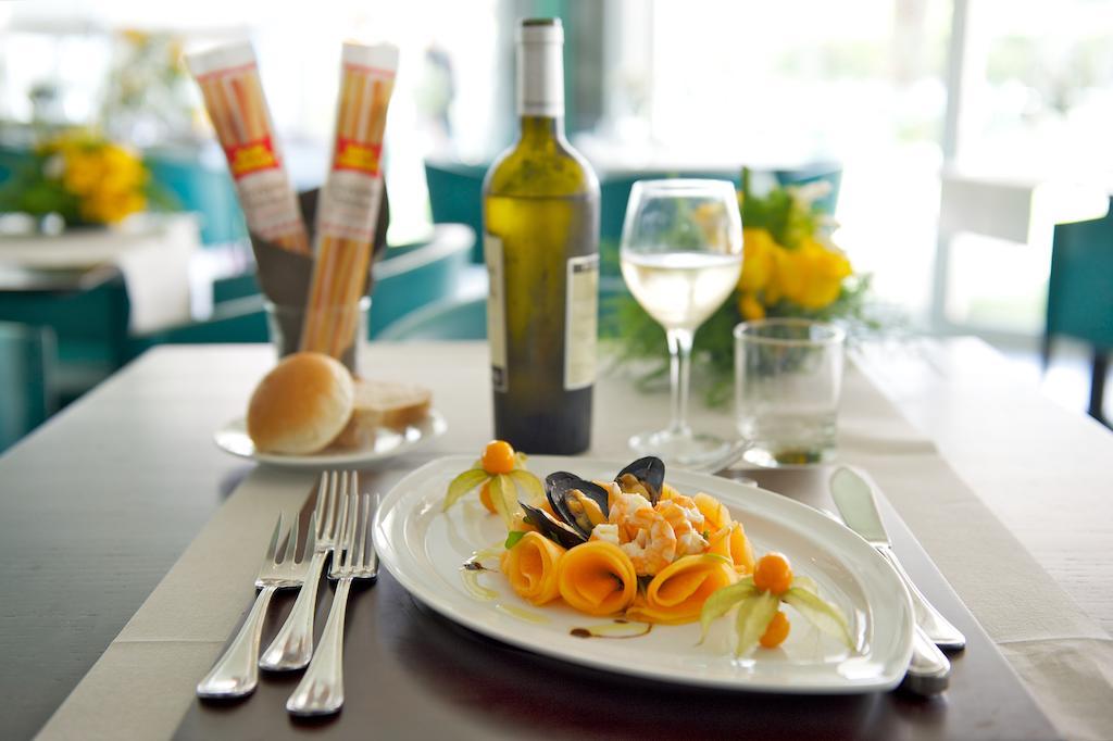 Ariha Hotel Cosenza เรนเด ภายนอก รูปภาพ