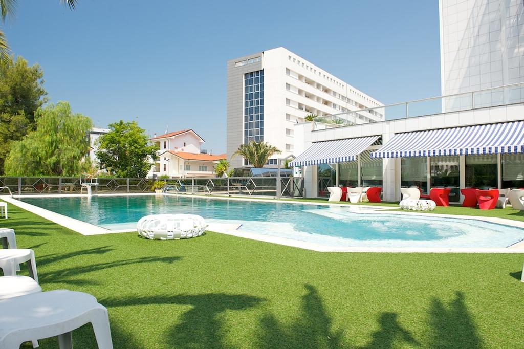 Ariha Hotel Cosenza เรนเด ภายนอก รูปภาพ