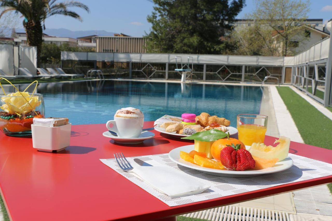 Ariha Hotel Cosenza เรนเด ภายนอก รูปภาพ